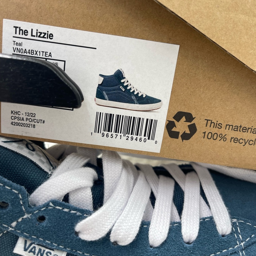 Vans Men’s The Lizzie
Teal Sneakers
VN0A4BX1TEA
High-Tops with White Accents - Picture 16 of 16